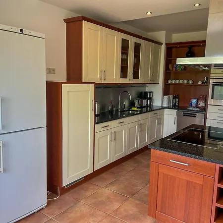 Villa Am Weinberg Mit Garten Grosszuegig Und Exklusiv *