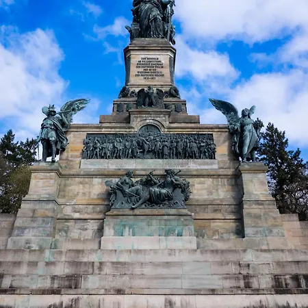 Villa Am Weinberg Mit Garten Grosszuegig Und Exklusiv