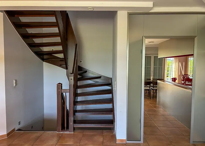 Am Weinberg Mit Garten Großzügig Und Exklusiv Villa