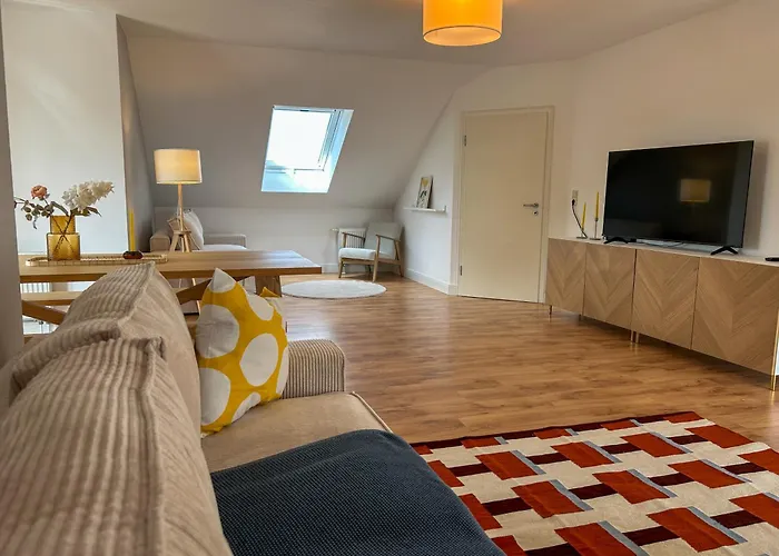 Villa Am Weinberg Mit Garten Großzügig Und Exklusiv